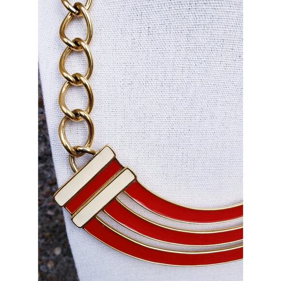 VINTAGE MONET BOLD MODERNIST CREAM & RED ENAMEL GOLD TONE BIB STATEMENT NECKLACE - Picture 2 of 7